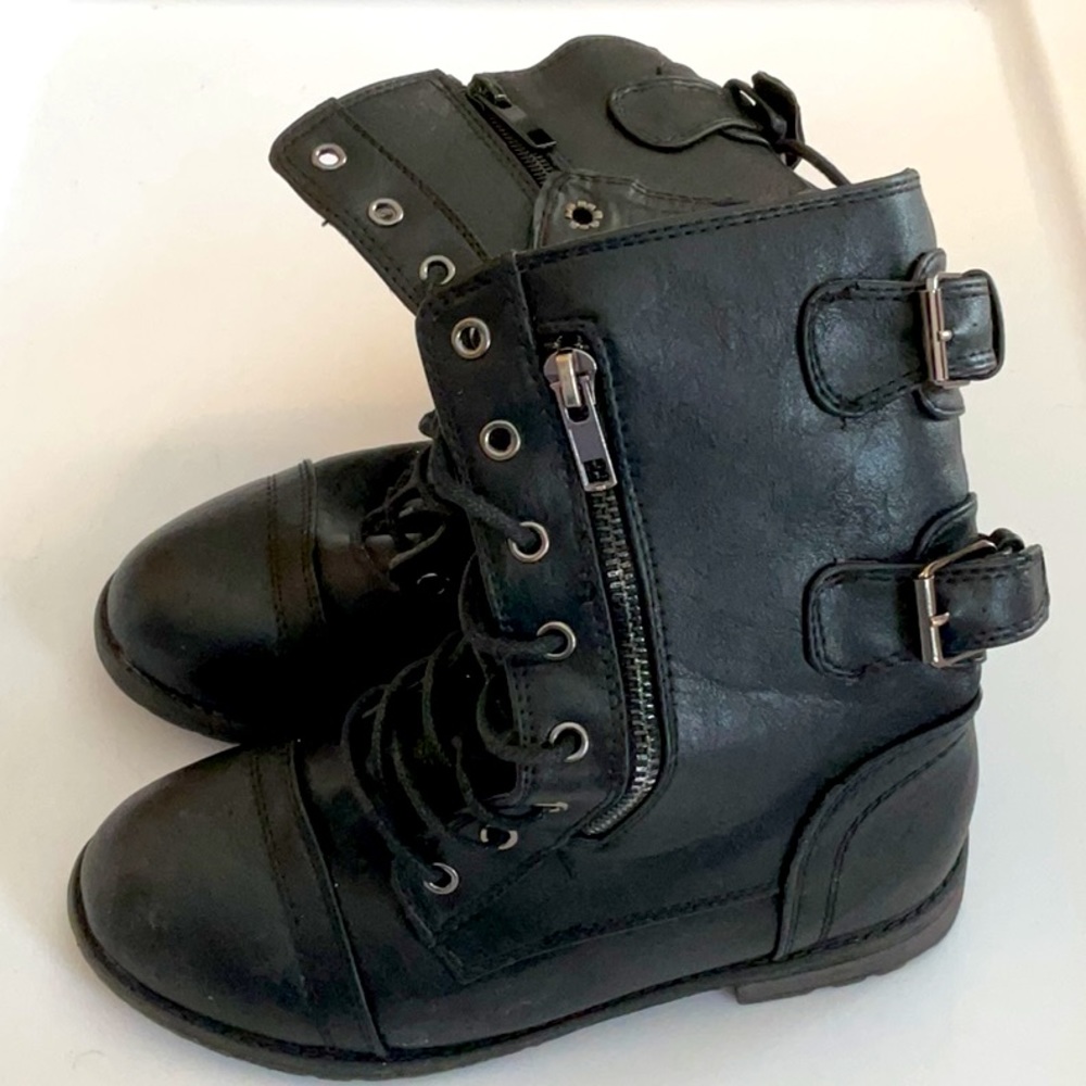 Black boot
